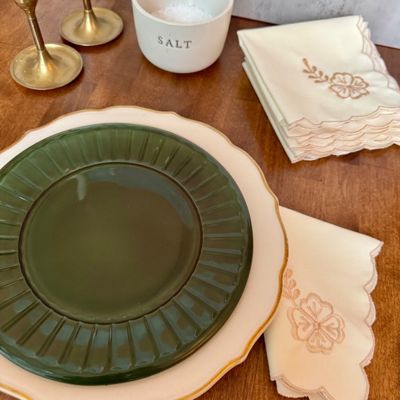 Vintage Linen Napkins - Picture 4 of 5